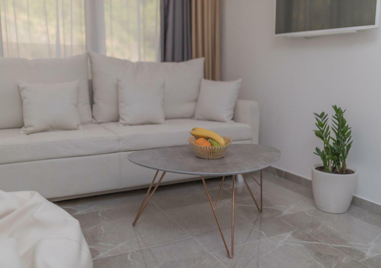Twins Apartment Rafailovici Ngoại thất bức ảnh