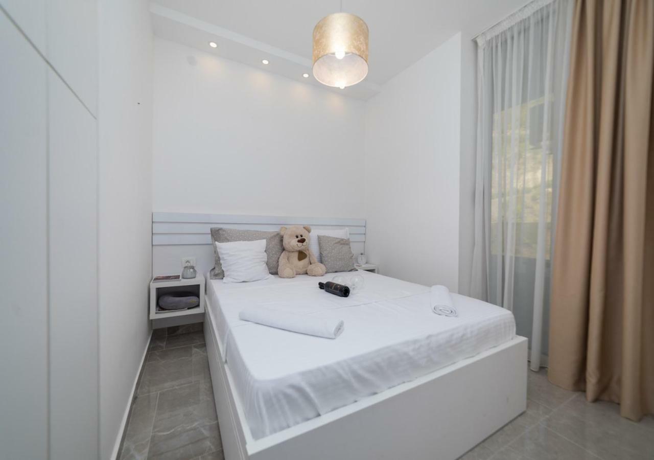 Twins Apartment Rafailovici Ngoại thất bức ảnh